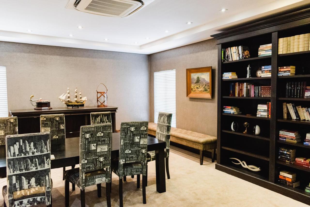 Tredenham Boutique Hotel Bloemfontein Exterior photo Library