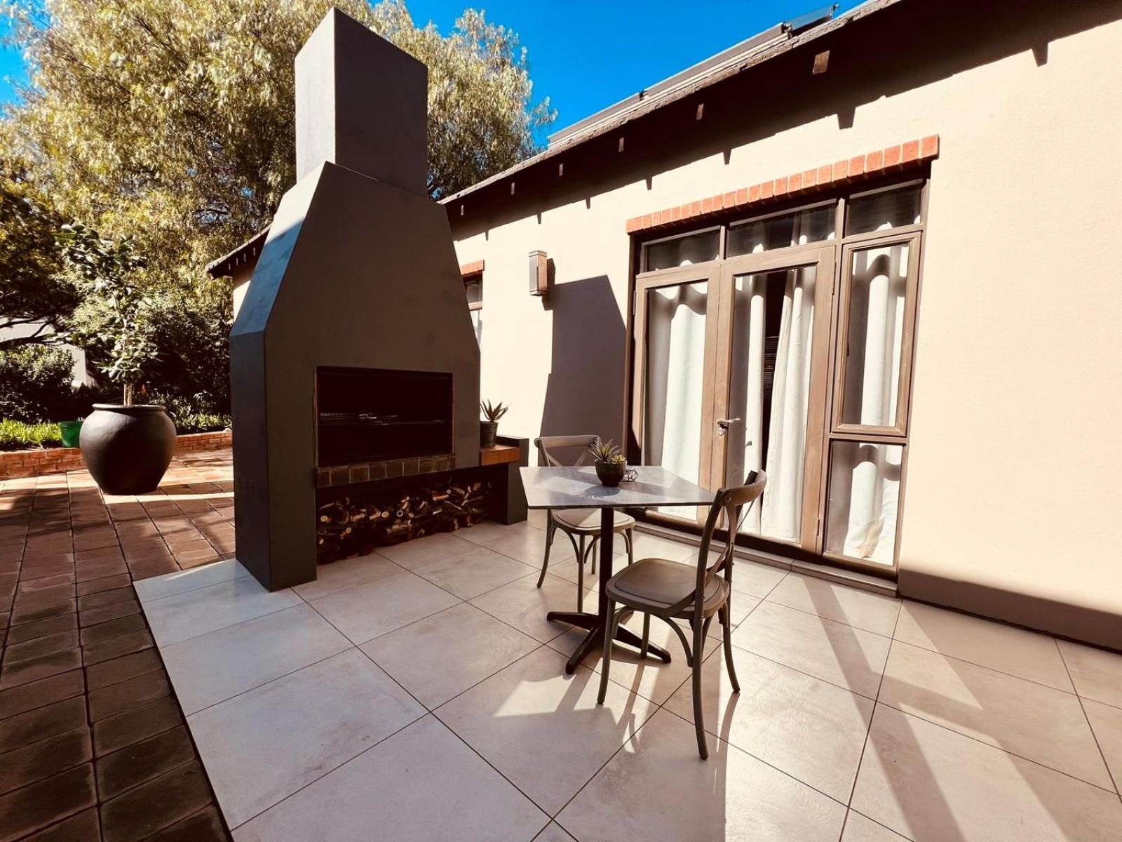Tredenham Boutique Hotel Bloemfontein Exterior photo A braai area