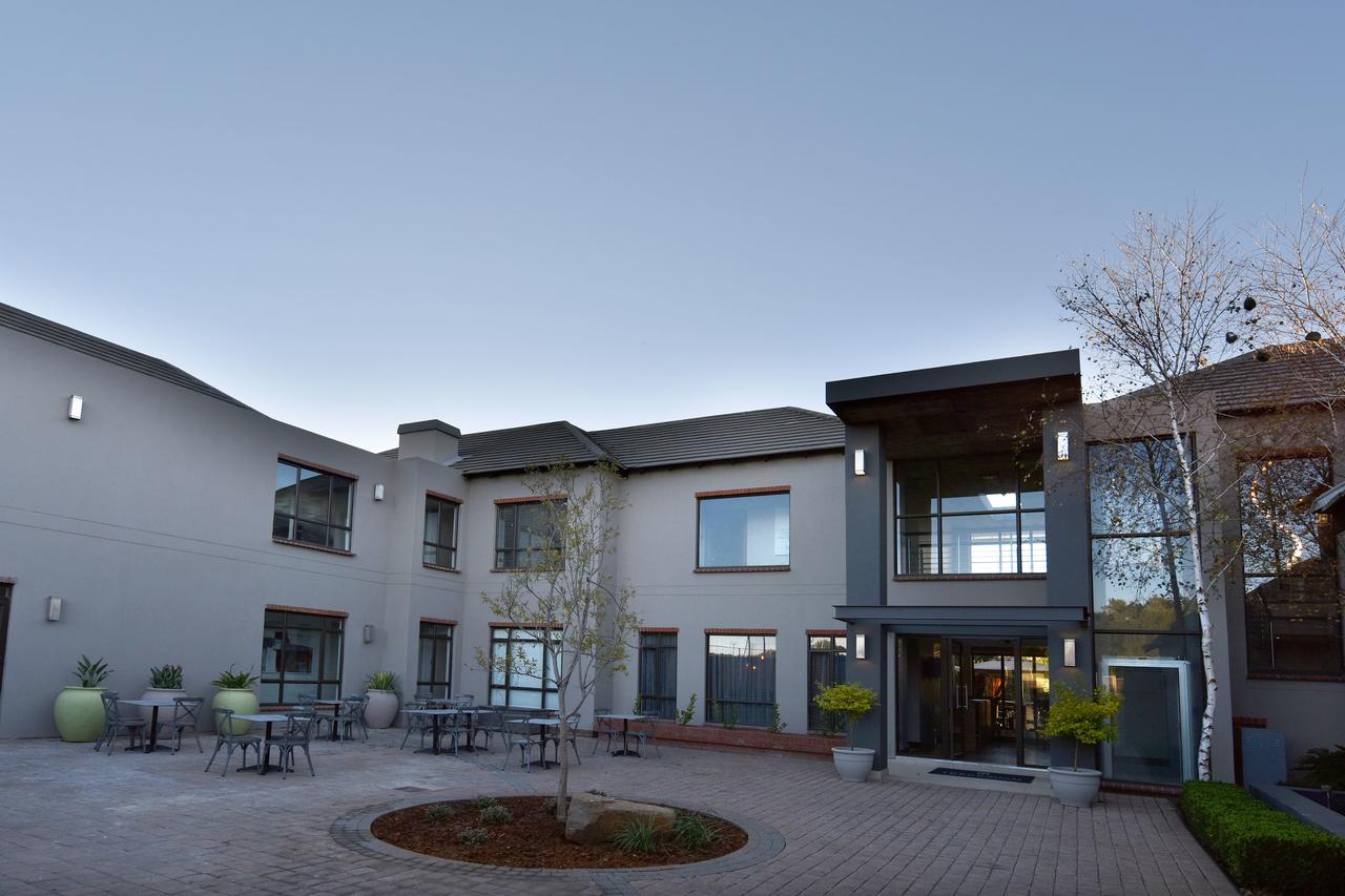 Tredenham Boutique Hotel Bloemfontein Exterior photo The courtyard of the new building