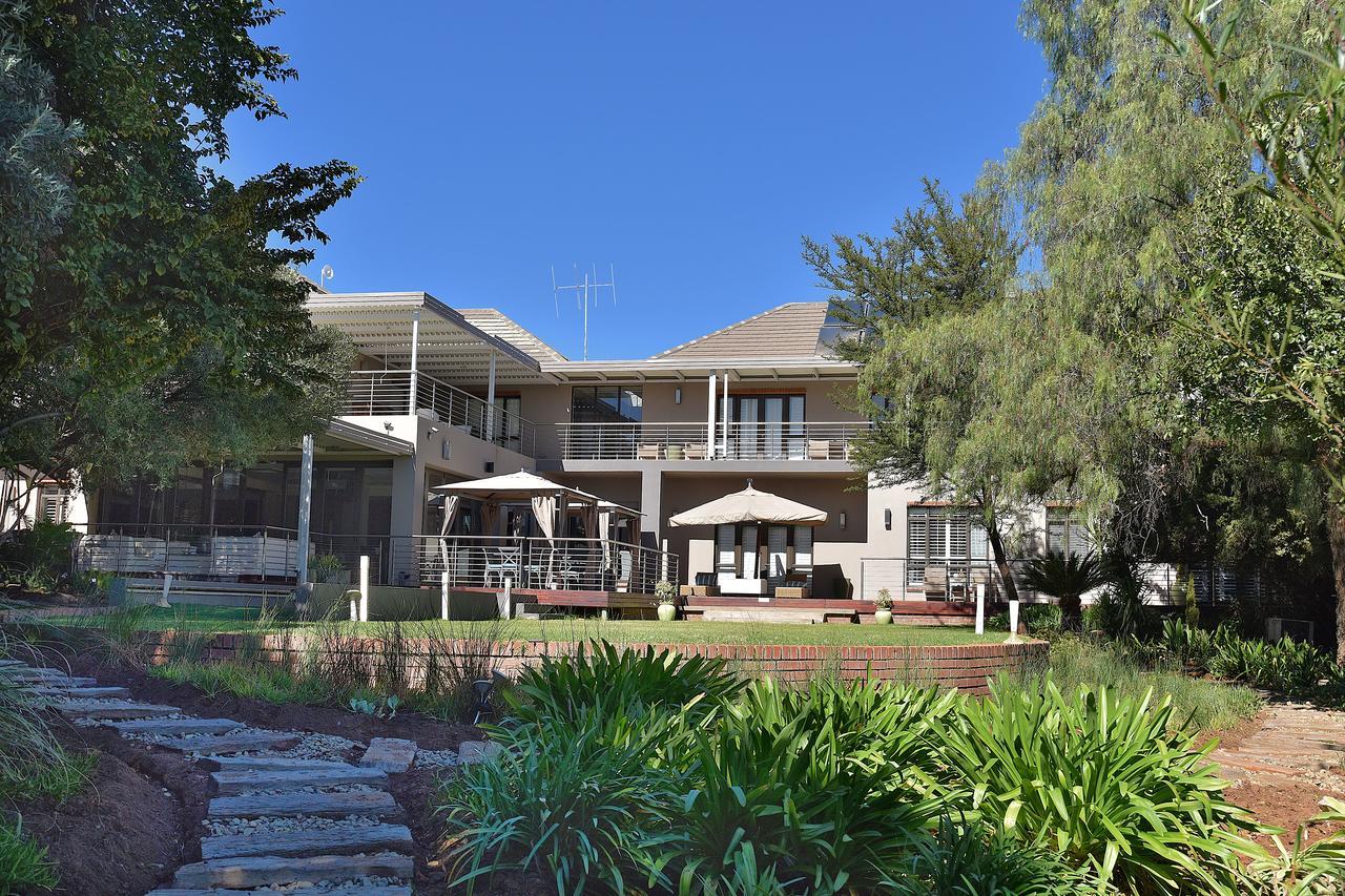 Tredenham Boutique Hotel Bloemfontein Exterior photo The clubhouse at the Rand Country Club